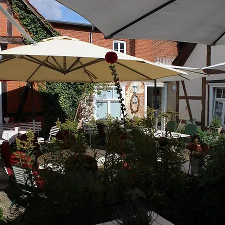 מלון Garni Zur Linde