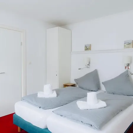 Garni Zur Linde Hotel 2*