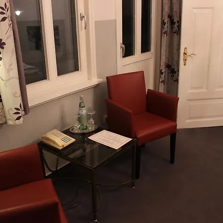 Hotel Garni Zur Linde 2*