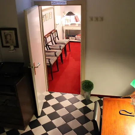 מלון Garni Zur Linde