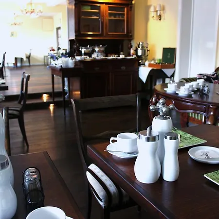 Hotel Garni Zur Linde 2*