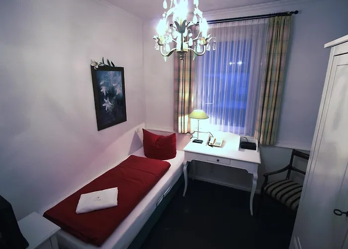 Garni Zur Linde Отель Хитцаккер