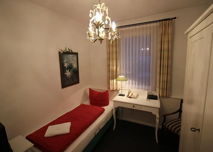 Отель Garni Zur Linde 2*